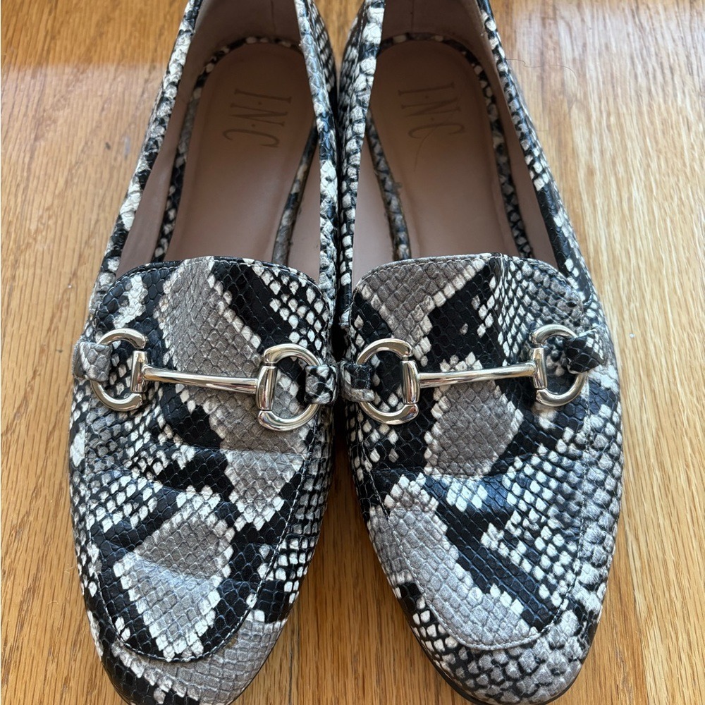 Leather Snakeskin Loafers silver buckle 7.5 M- Run like an 8